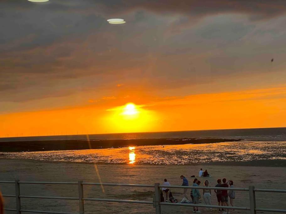 Cosy Coach House Garden Apartment By The Sea, Own Entrance Door, Garden Terrace With Exclusive Rear Door Access & Free Reserved Parking Space Only 2 Mtrs From Your Apt Door! Early Checkin From 3Pm And Late Check Out Till 11Am Available! Бродстерс Екстер'єр фото